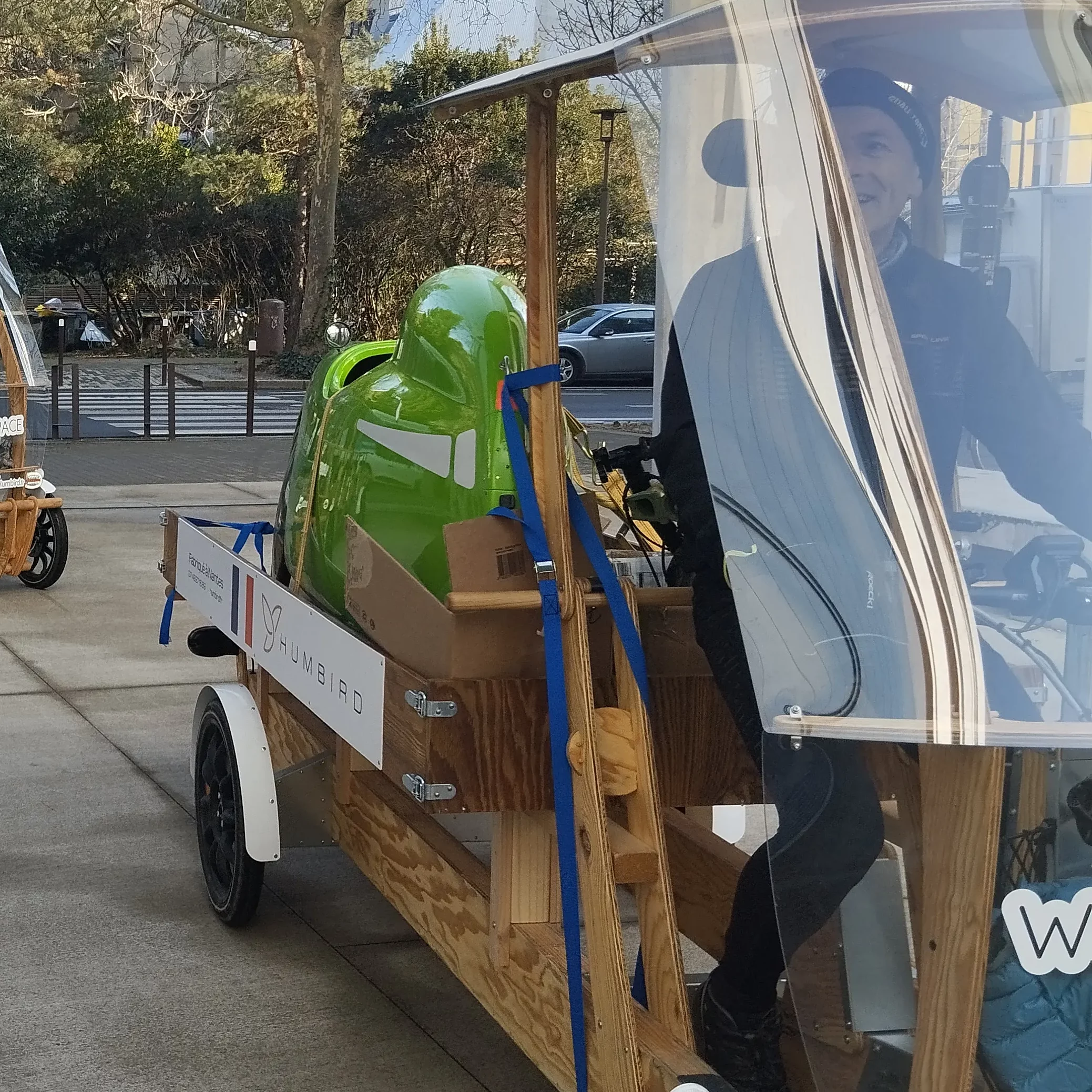 vélo mobile dans un Woodytruck